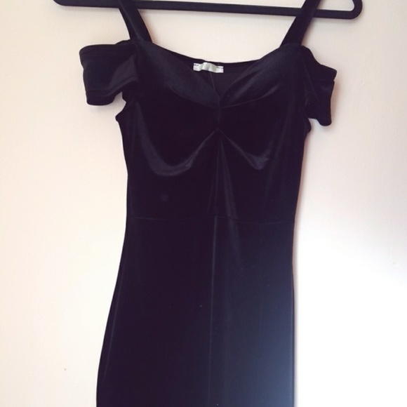 Dresses & Skirts - Black mini dress NWT